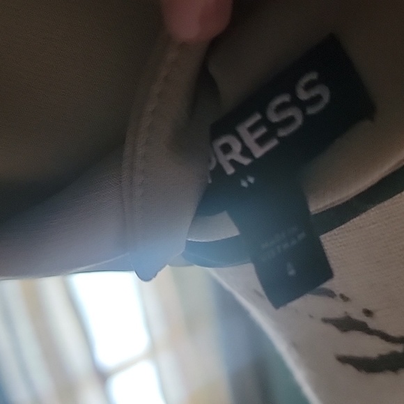 EXPRESS TWO PIECE SUIT🌼 - Picture 9 of 17